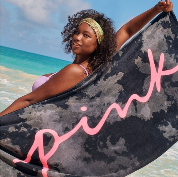 PINK Beach towel NIP - Picture 3 of 7